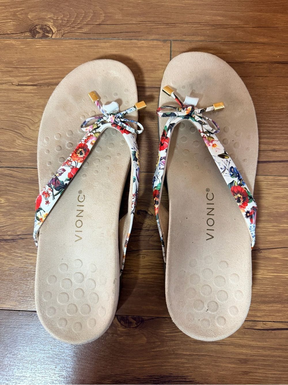 Vionic Bella Flip Flop Sandals Size 11 White Floral Comfort